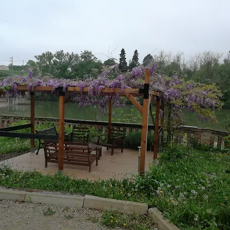 Le Relais De Joseph Bed & Breakfast